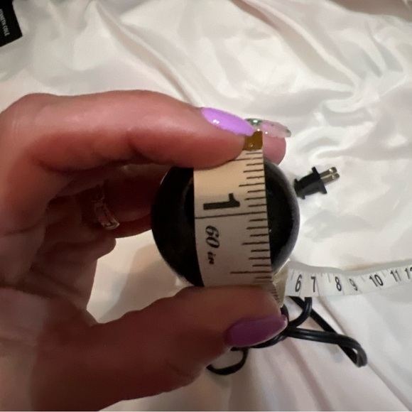 Hot Tools Signature series 1 and 1/2 inch wand, preowned - Picture 6 of 6